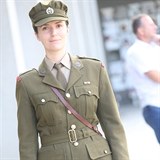 Jana Šálková má na sobě repliku uniformy A.T.S, tedy pomocných ženských sborů v...