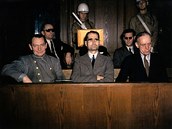 V roce 1946 byl odsouzen v Norimberku na doivotí, 17. srpna 1987 jej nalezli...