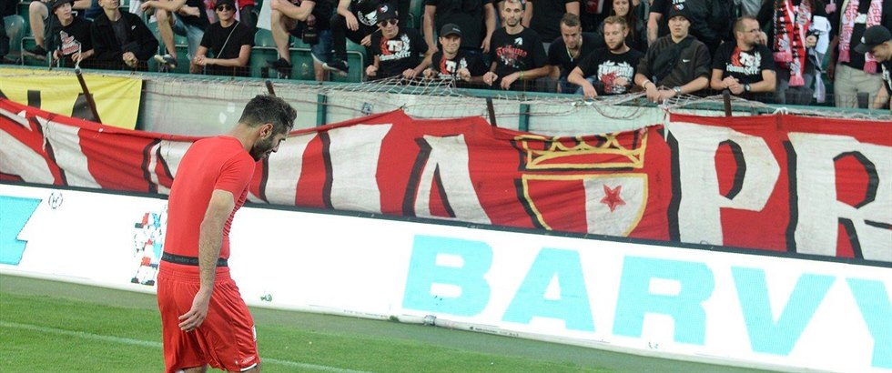 Halil Altintop chtl fanoukm Slavie vnovat svj dres. Ti mu ho, natvaní po...