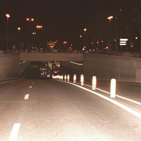 Policie uzavela tunel pr minut po nehod.
