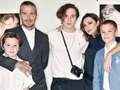 Beckham family na výstav Brooklynových fotek.