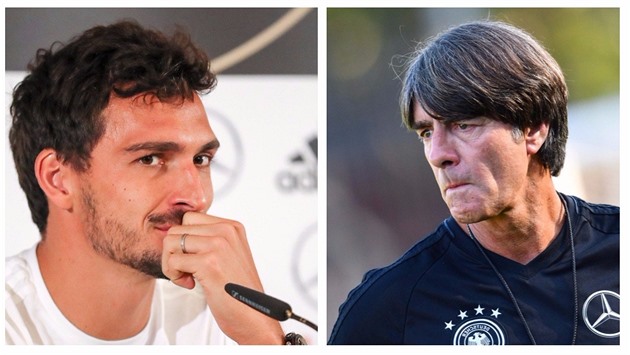 Mats Hummels a Joachim Löw. Tito dva mui hovoili s eskými novinái o pátení...