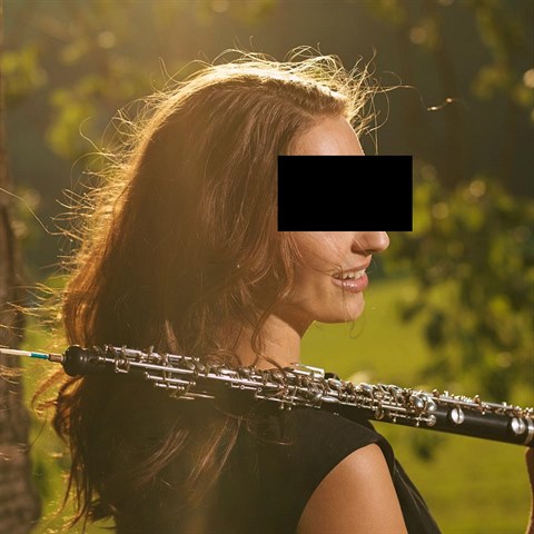 Denisa (+26) byla sama talentovan muzikantka. Hrla na klarinet v Prask...