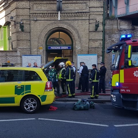 Londýnským metrem v pátek ráno otřásla exploze.