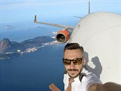 Brazilský pilot Daniel Centeno si vystelil ze svých pátel na sociální síti.