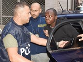 éf afrického gangu násilník z italského Rimini byl pozitivn testován na...