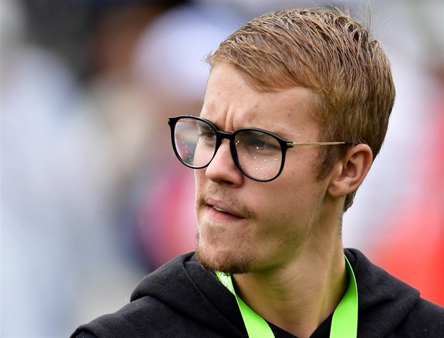 Justin Bieber stále leí spoust lidem v aludku. Pro?