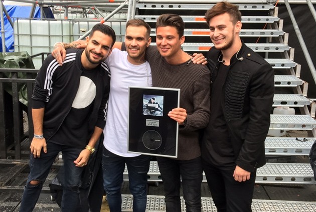 Sebastian obdržel platinovou desku za prodej alba Hvězdy