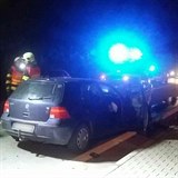 Haii Olomouckho kraje vyprostili z ahavrovanho auta po nehod uvznnho...