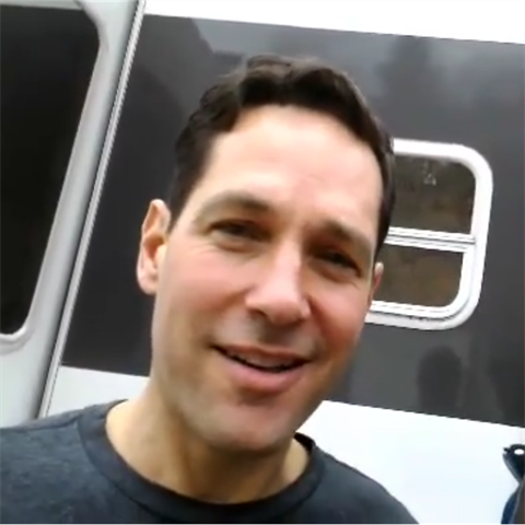 Paul Rudd vyjdil na amatrskm videu poklonu eskmu dabrovi Martinu...