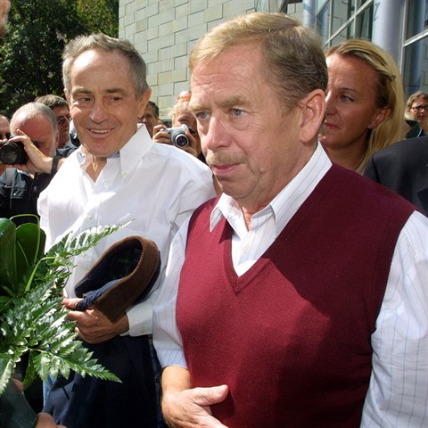 Vclav Havel el Tskovi v roce 1968 za svdka na svatb.