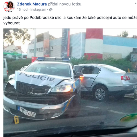 Zden�k Macura se fotografi� kuri�zn� nehody pochlubil na Facebooku.