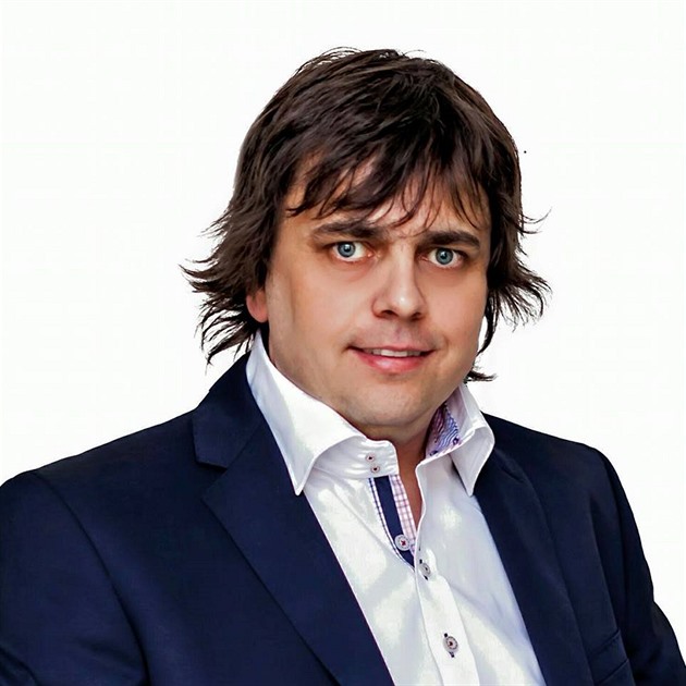 Lídr jihoeské kandidátky SPD Miloslav Rozner má z ostudy kabát.