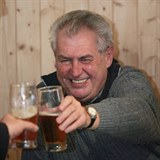 Miloš Zeman se těší až se konečně napije.