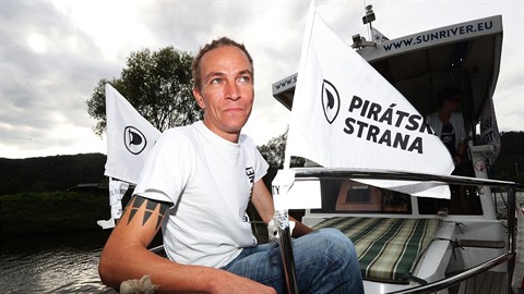 Dopluje Ivan Barto se svými Piráty do Poslanecké snmovny?