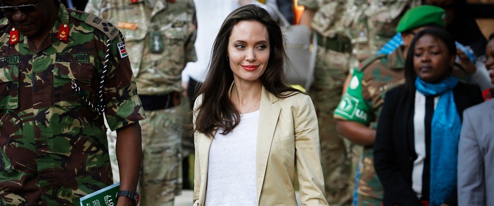 Angelina Jolie se mla stát návnadou pro dopadení afrického zloince. 