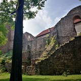 Hrad Pecka, z jeho hradeb se ztila mlad cizinka. Podle policie byla v...