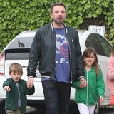 Ben má s Jennifer Garner tři děti.