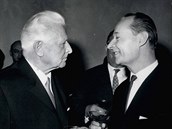Prezident Ludvík Svoboda pi konverzaci s Alexanderem Dubekem.