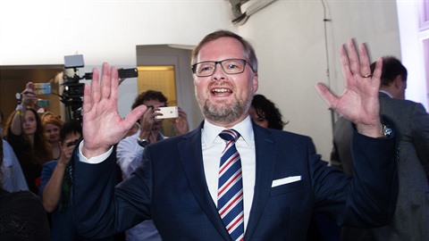 Petr Fiala neví vlastním oím.