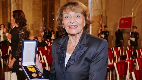 Yvetta Simonová získala státní vyznamenání.