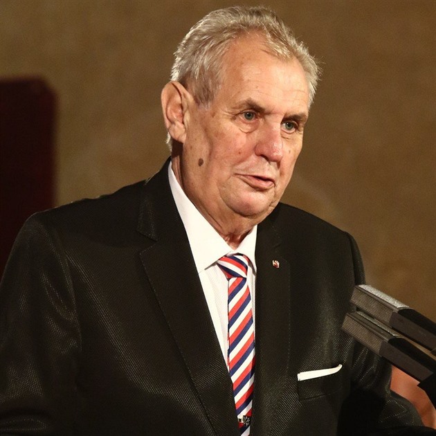 Milo Zeman bhem ceremoniálu udílení státních vyznamenání 28. íjna 2017