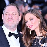 Fiolmový producent Harvey Weinstein s manželkou.