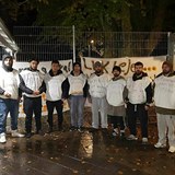 Skupina migrant kurdskho a rnskho pvodu se rozhodlo dret hladovku pro...