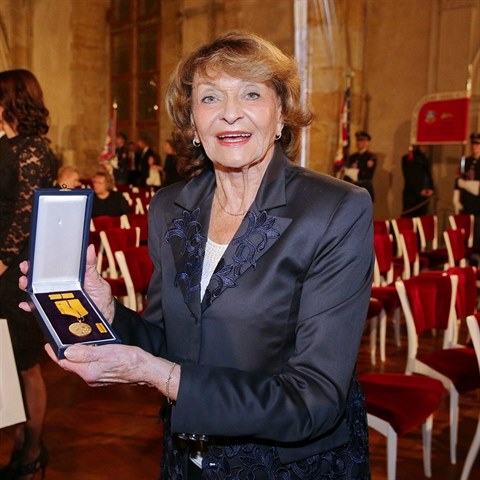 Yvetta Simonová získala státní vyznamenání.