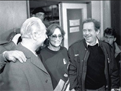 Václav Havel u voleb v roce 1990 spolu s Martou Kubiovou.