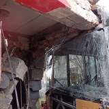 Opavsk trolejbus narazil do budovy MHD v Kateinkch.