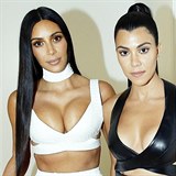Kim a Kourtney Kardashian