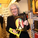 Kniha obsahuje vce ne ti sta doposud nepublikovanch fotografi kapely Queen.