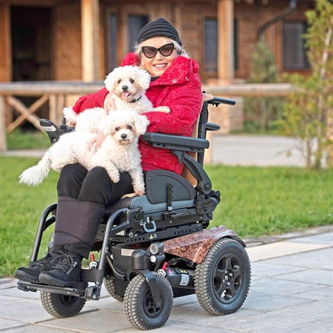 Marika Gombitov si podila svj prvn elektrick invalidn vozk.