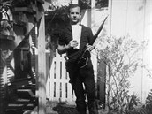 Pravdpodobný stelec Lee Harvey Oswald se k niemu nepiznal a byl zavradn...