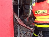 Opavský trolejbus narazil do budovy MHD v Kateinkách.