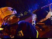 Poár osobního auta  v Ostrav-Hrabové se podailo uhasit hasicím pístrojem z...