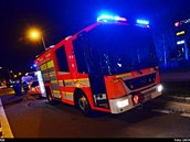 Poár osobního auta  v Ostrav-Hrabové se podailo uhasit hasicím pístrojem z...