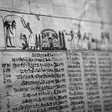 Starověká egyptská Kniha mrtvých slouží jako základ pro další lékařské učení....