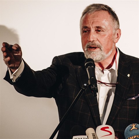 Mirek Topolánek s týmem rozjel svou prezidentskou kampaň.