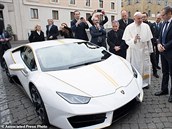 Nové Lamborghini vak není ureno pro papeovu osobní potebu.
