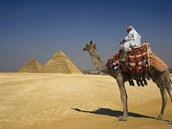 Egyptské yramidy jsou stále jedním z div svta. Nov je divem svta také pro...