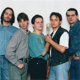 Hudebníci v kapele Chinaski se mění, zůstává jen Michal Malátný.