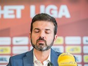 Andrea Stramaccioni na tiskové konferenci.