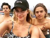 Lili Reinhart, Dylan a Cole Sprouseovi