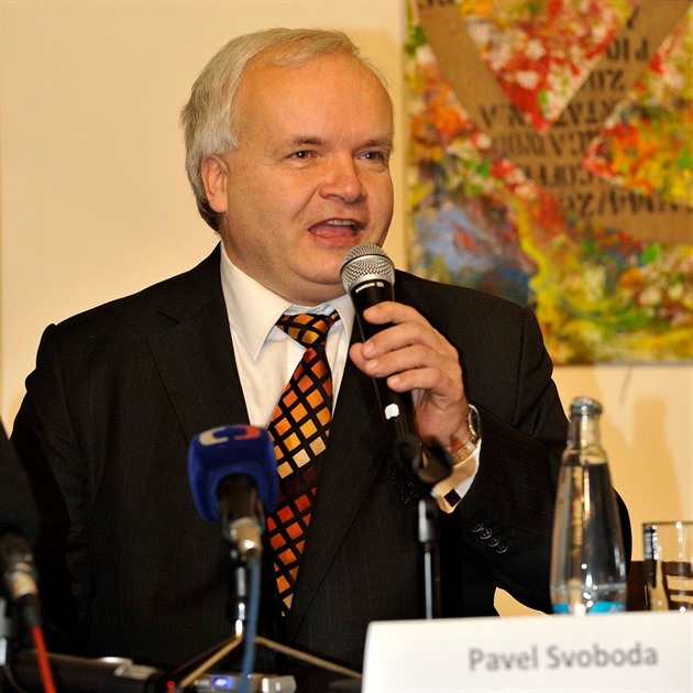 Europoslanec za KDU-SL Pavel Svoboda míní, e jet meme zmnit postoj k...
