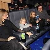Michal Maltn s rodinou v kin.