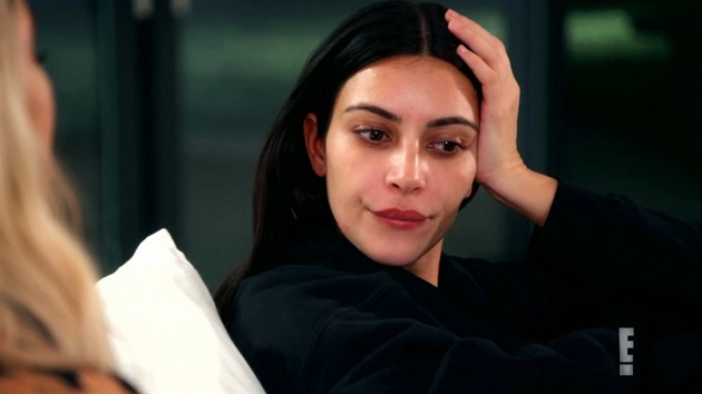 Kim Kardashian má depresi za to, že jí dítě odnosí cizí matka.