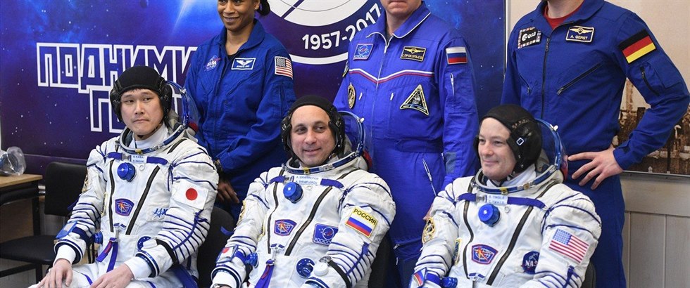 Lo s temi astronauty odstartovala z kosmické základy Bajkonur.