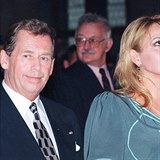 Václav Havel si v roce 1997 bere za ženu Dagmar Veškrnovou.